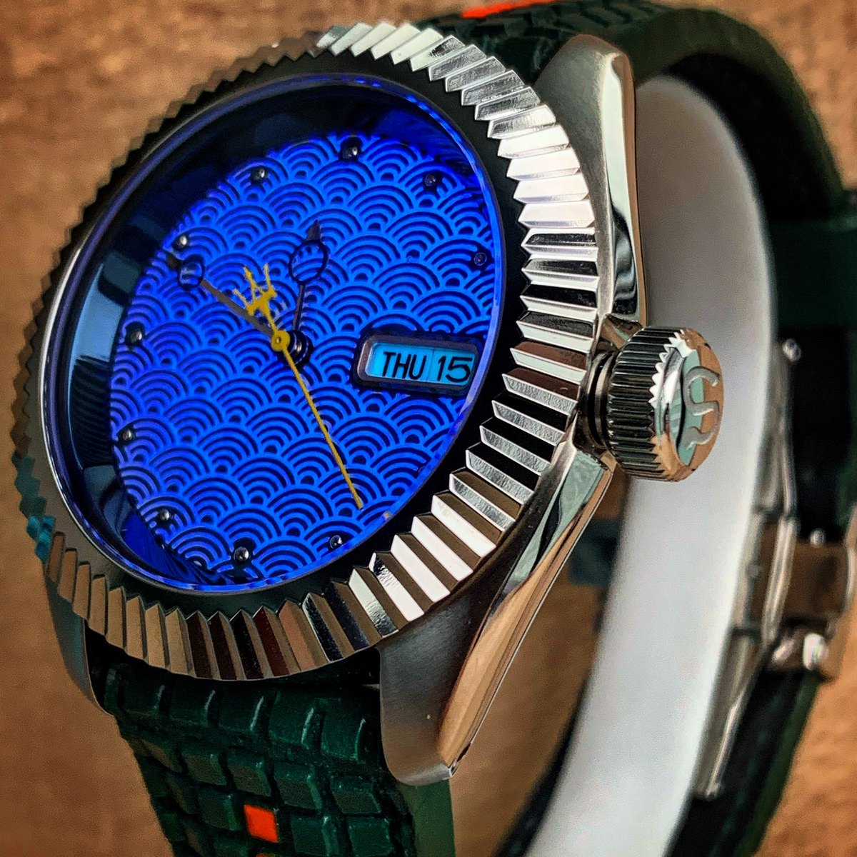 Aftermarket dial · 5