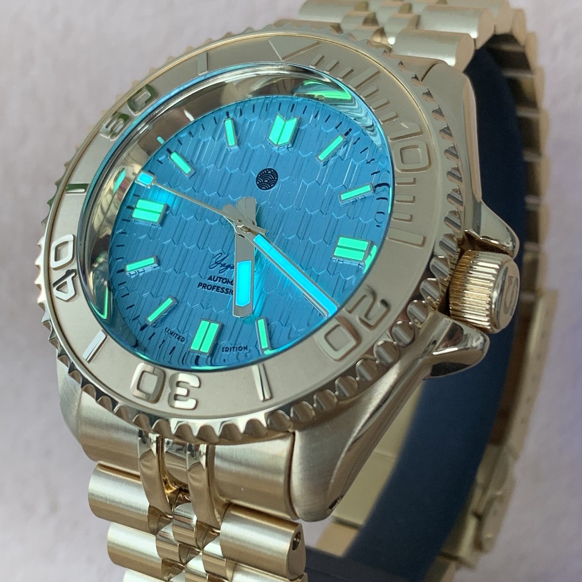Aftermarket dial · 12