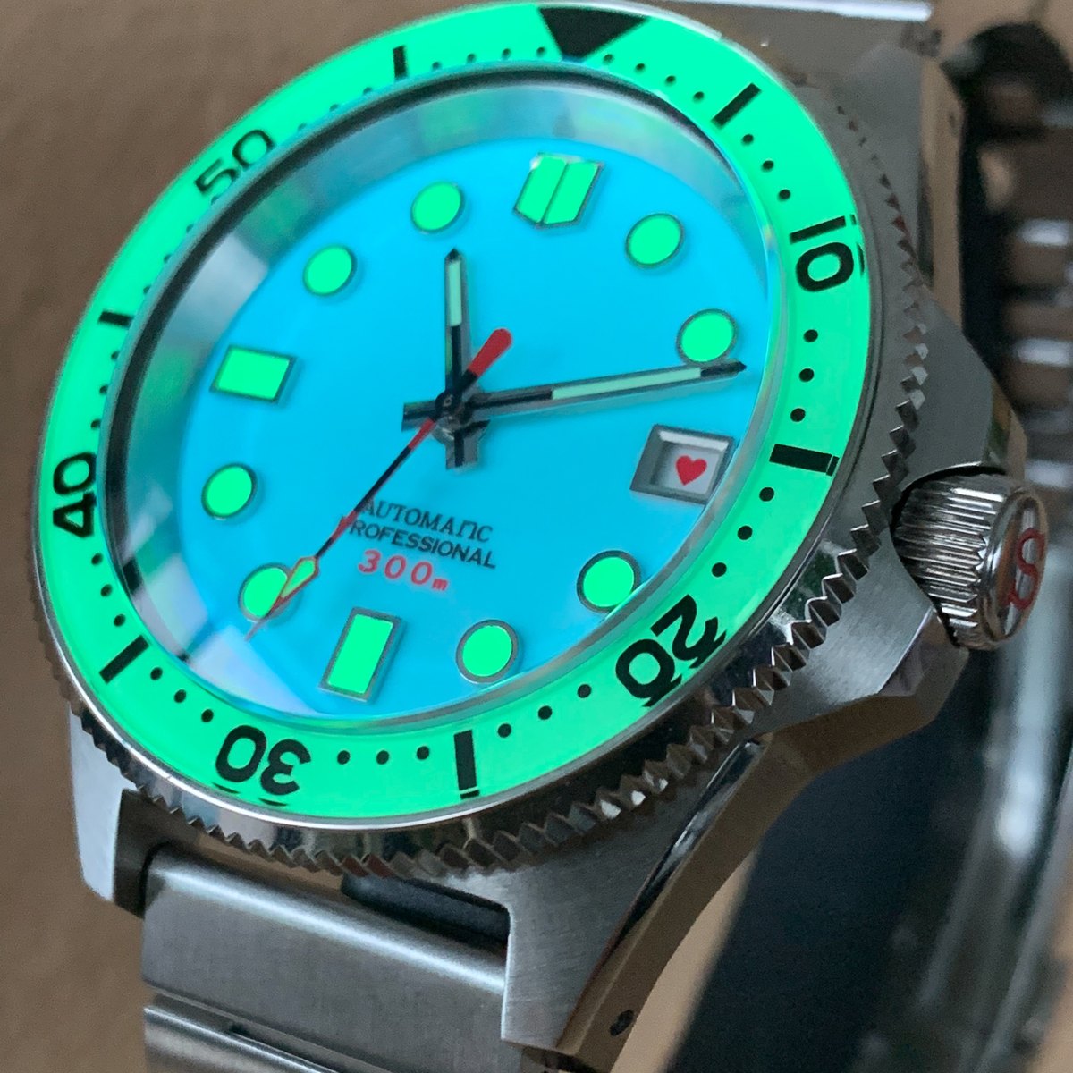 Aftermarket dial · 1