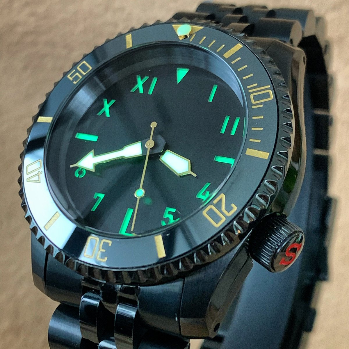 Bespoke dial · 10